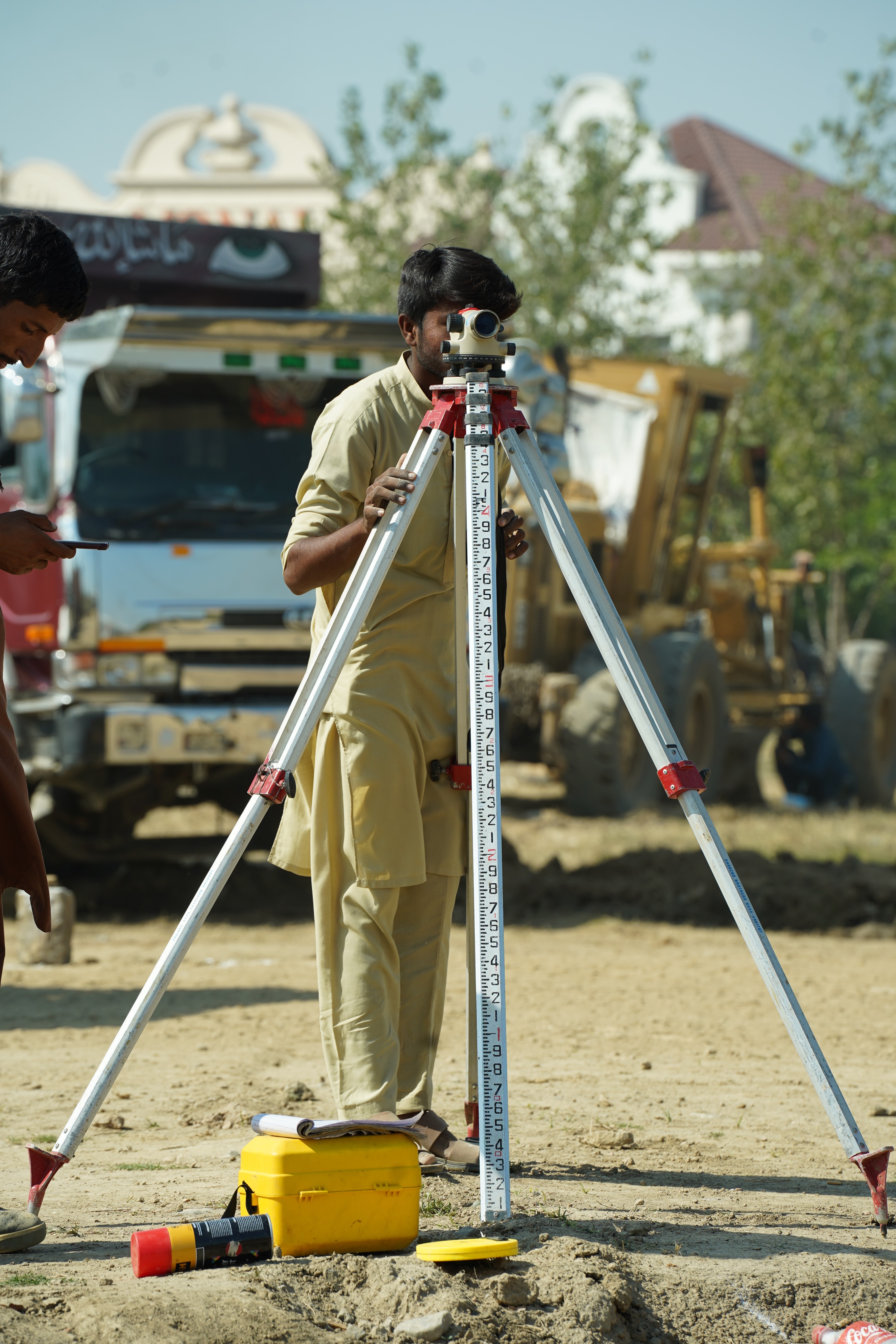 تعمیراتی سائٹ پر انجینئر